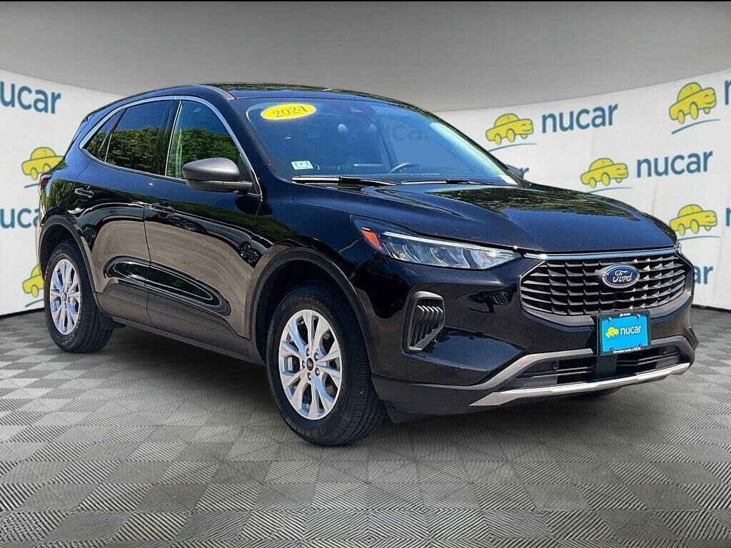 2024 FORD Escape