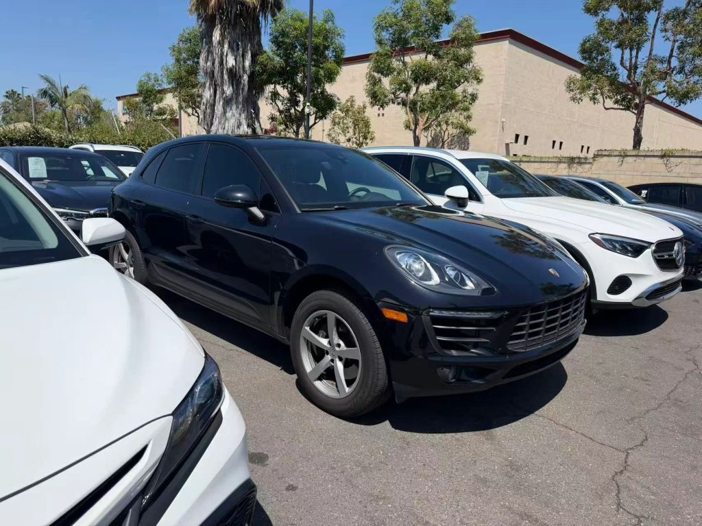 2018 PORSCHE Macan