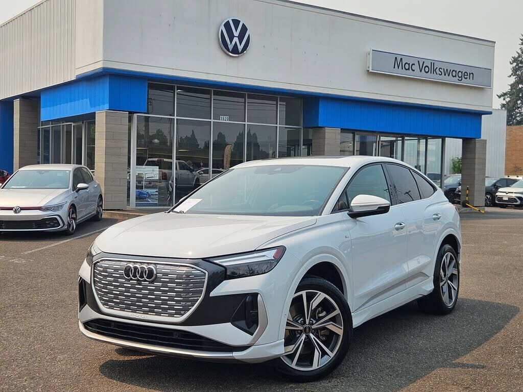 2023 AUDI Q4
