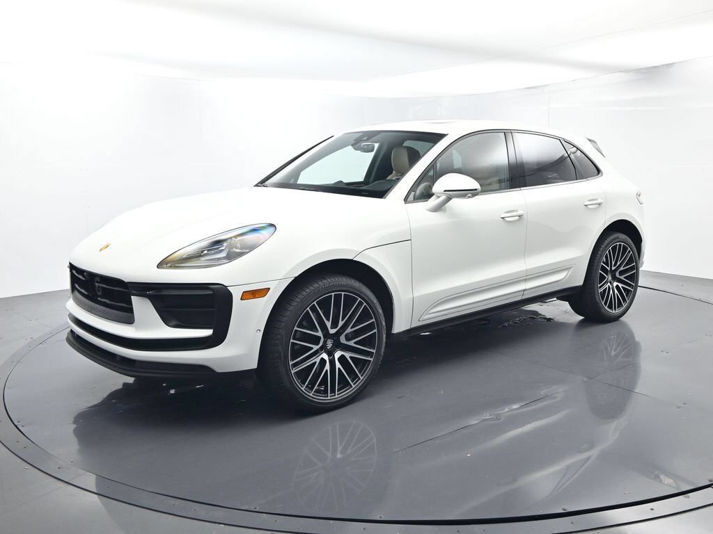 2024 PORSCHE Macan