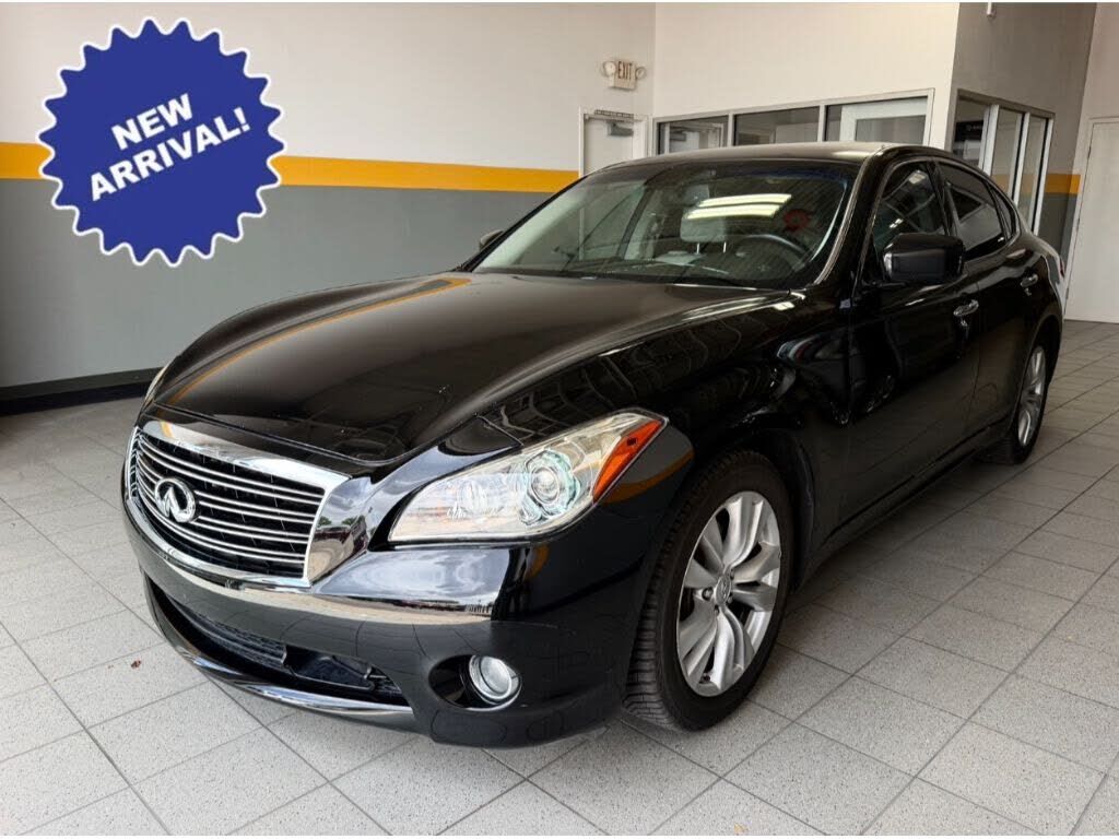 2011 INFINITI M37