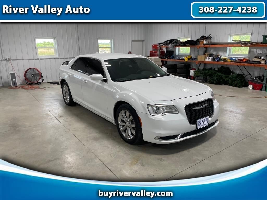 2017 CHRYSLER 300