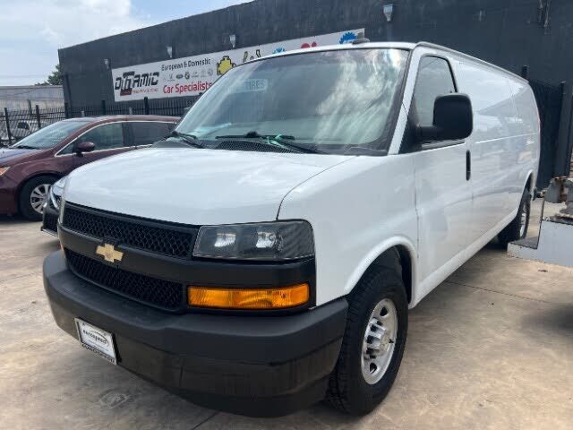 2020 CHEVROLET Express