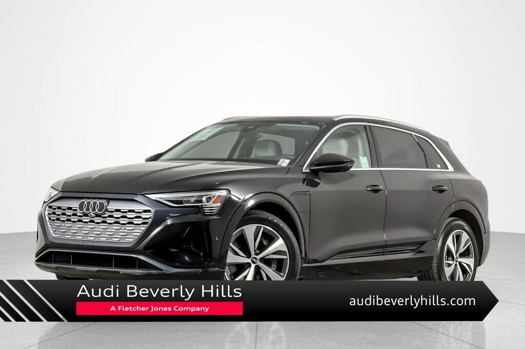 2024 AUDI Q8