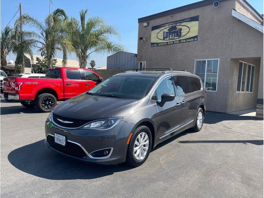 2017 CHRYSLER Pacifica