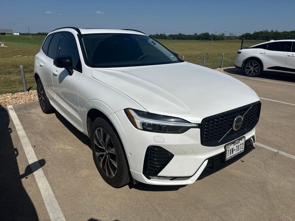 2025 VOLVO XC60