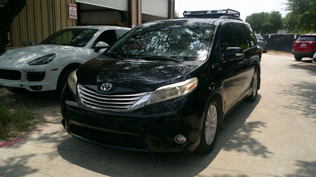 2015 TOYOTA Sienna