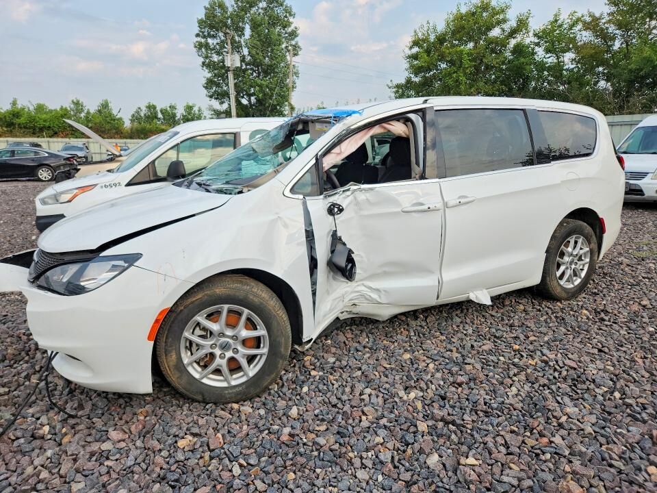 2024 CHRYSLER Voyager
