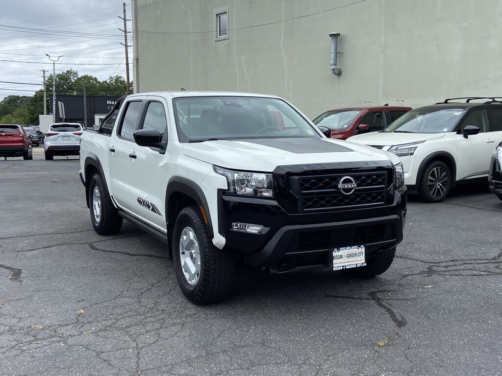 2024 NISSAN Frontier