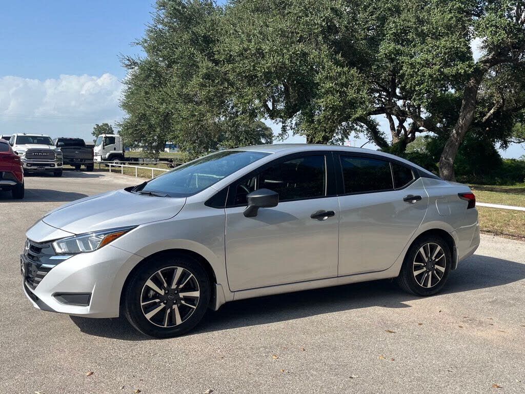 2024 NISSAN Versa