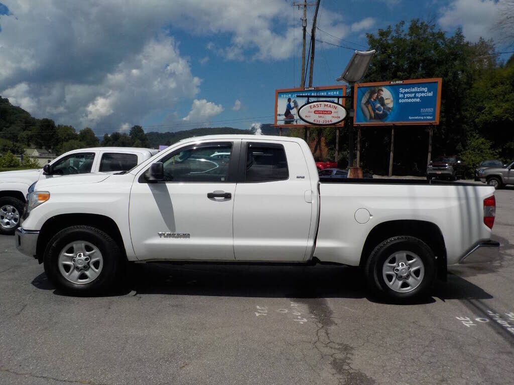 2017 TOYOTA Tundra