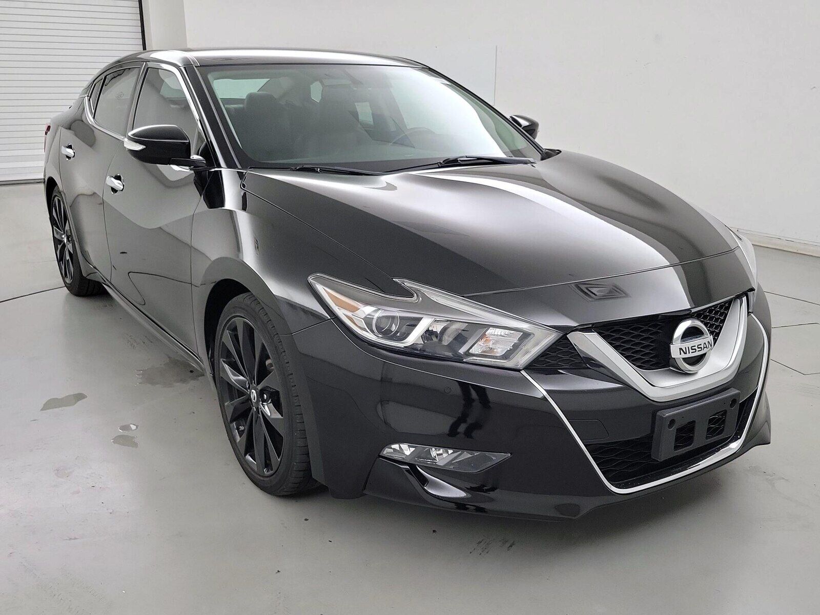 2017 NISSAN Maxima
