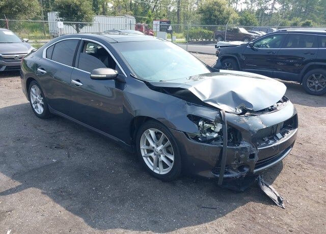 2011 NISSAN Maxima