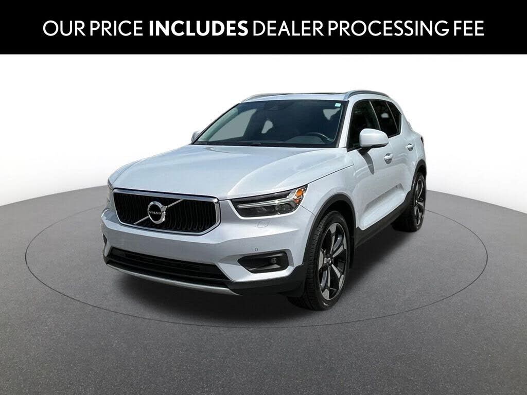 2022 VOLVO XC40