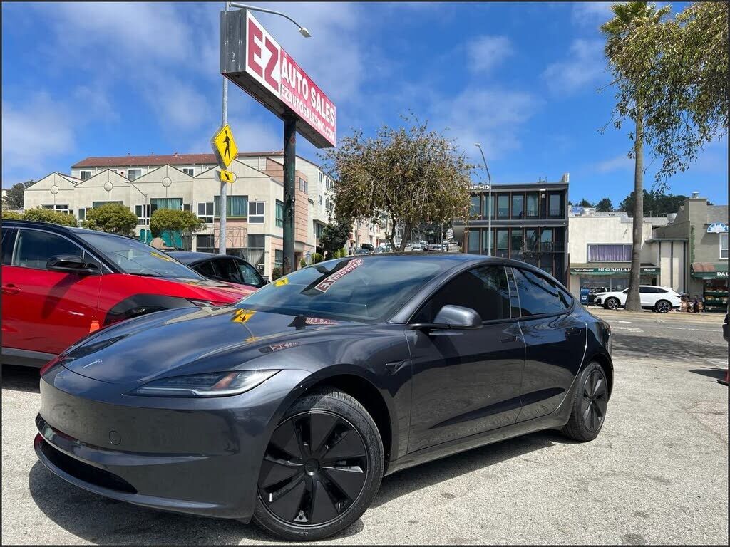 2024 TESLA Model 3