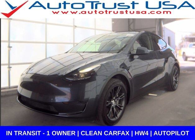 2025 TESLA Model Y