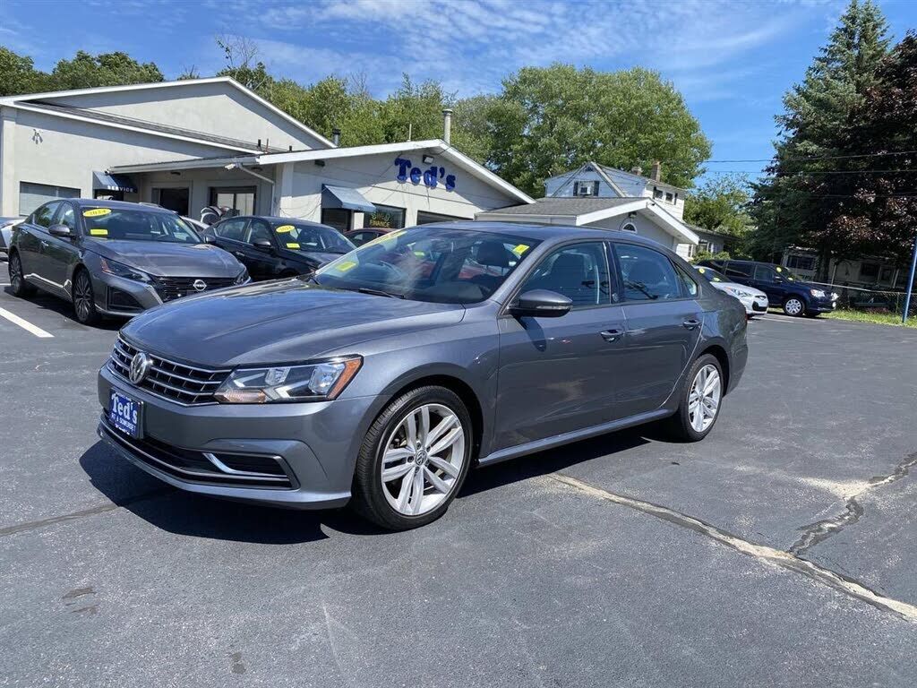 2019 VOLKSWAGEN Passat