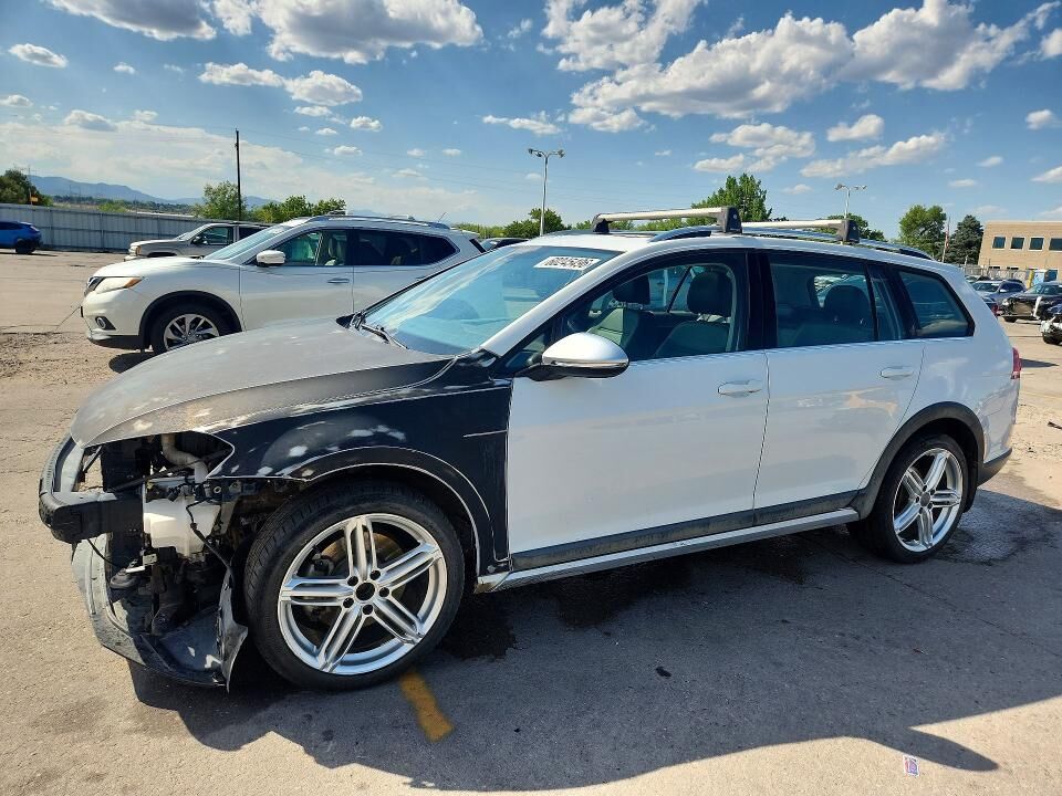 2017 VOLKSWAGEN Golf Alltrack