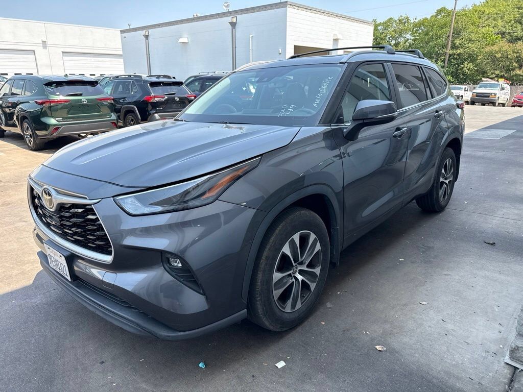 2023 TOYOTA Highlander