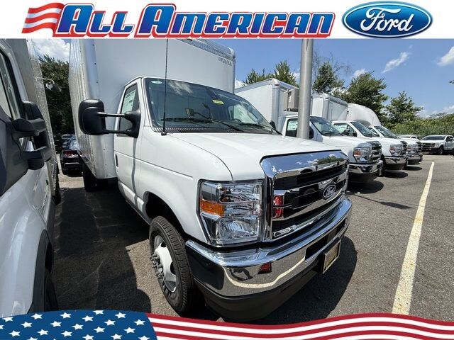 2027 FORD E-450