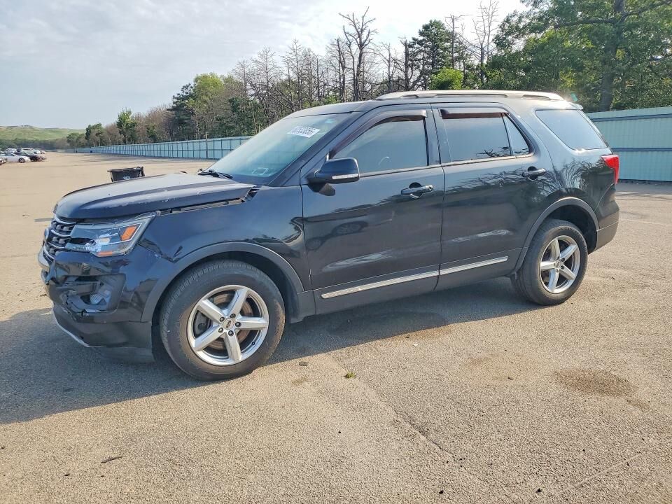 2017 FORD Explorer