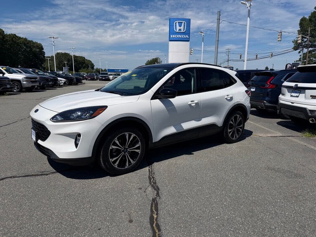 2022 FORD Escape