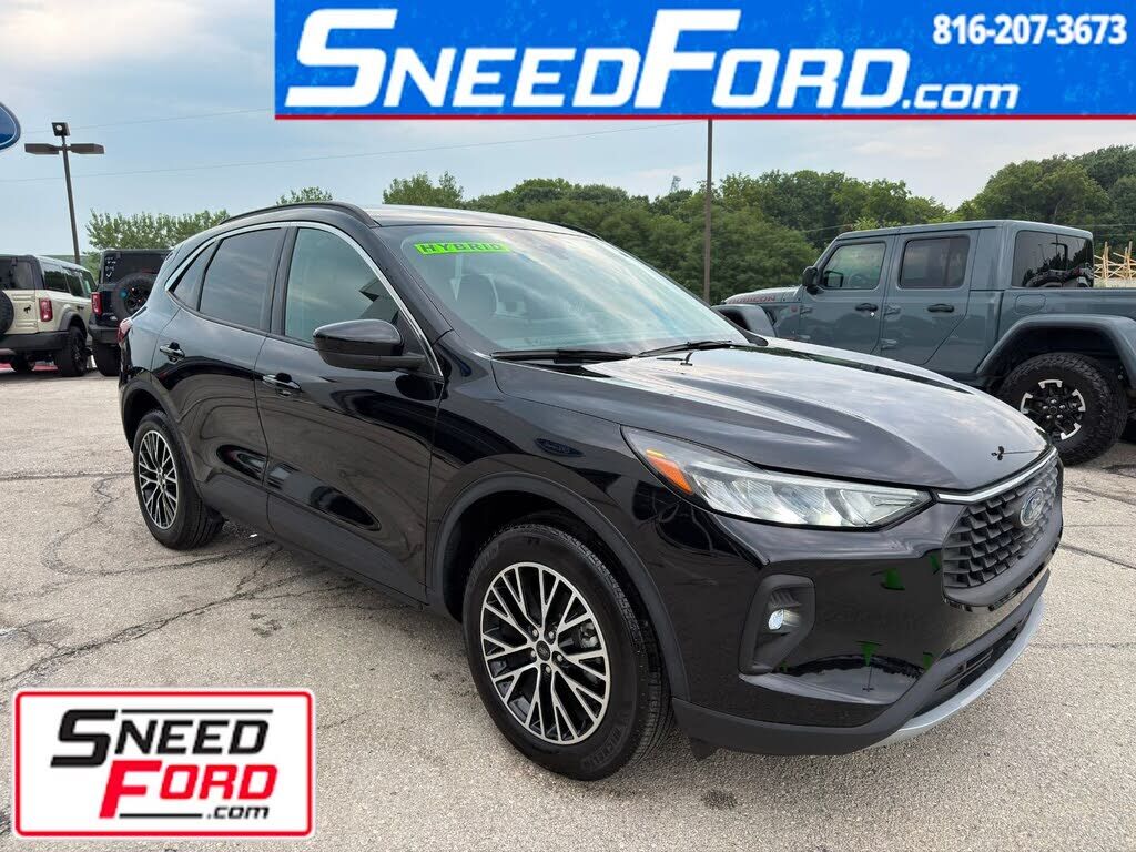 2024 FORD Escape