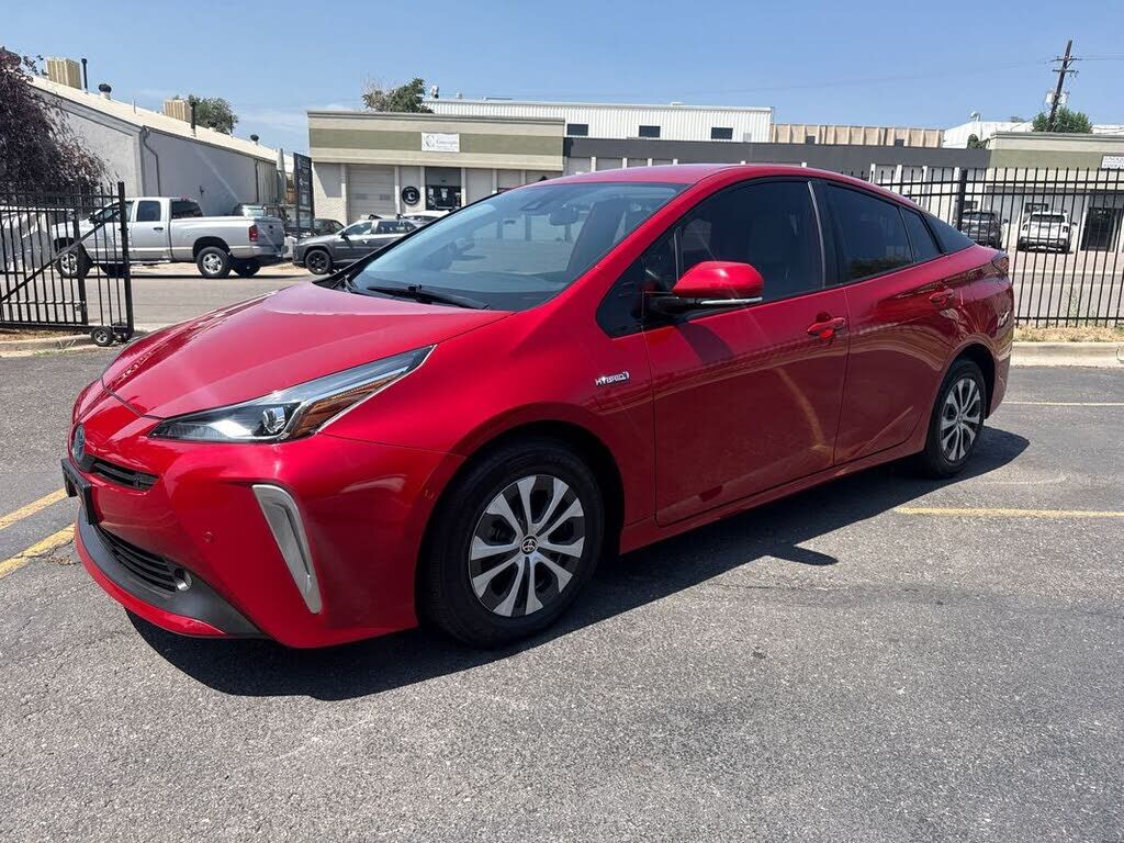 2019 TOYOTA PRIUS