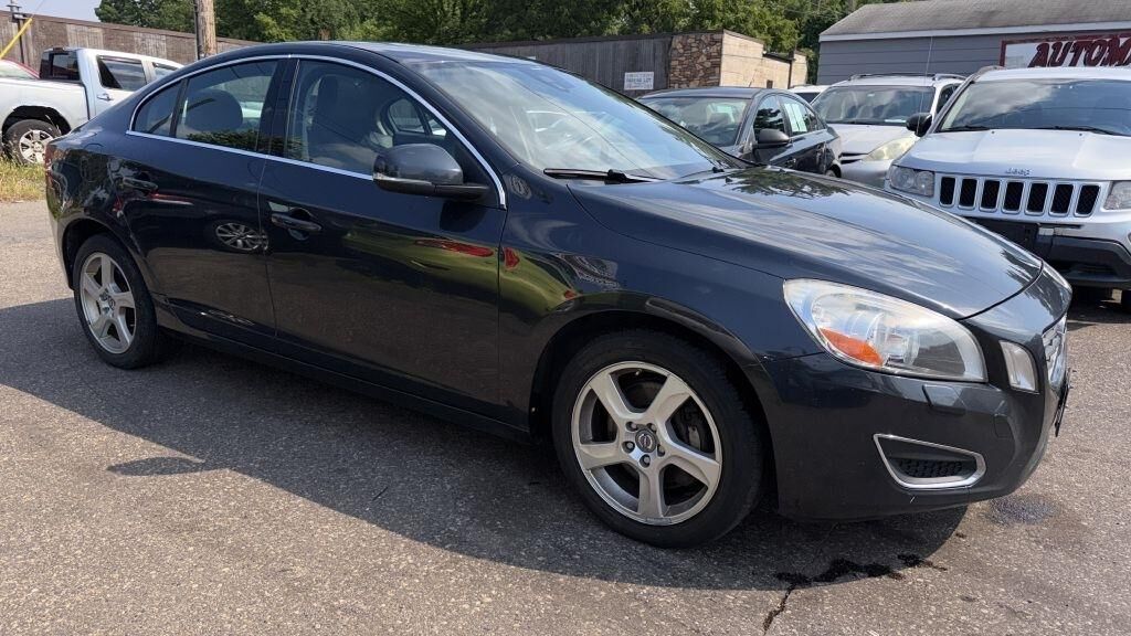 2013 VOLVO S60