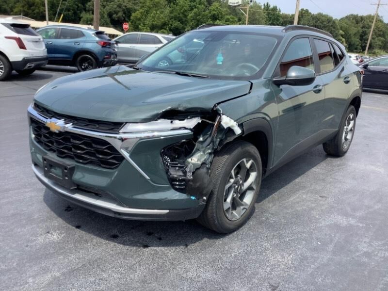 2025 CHEVROLET Trax