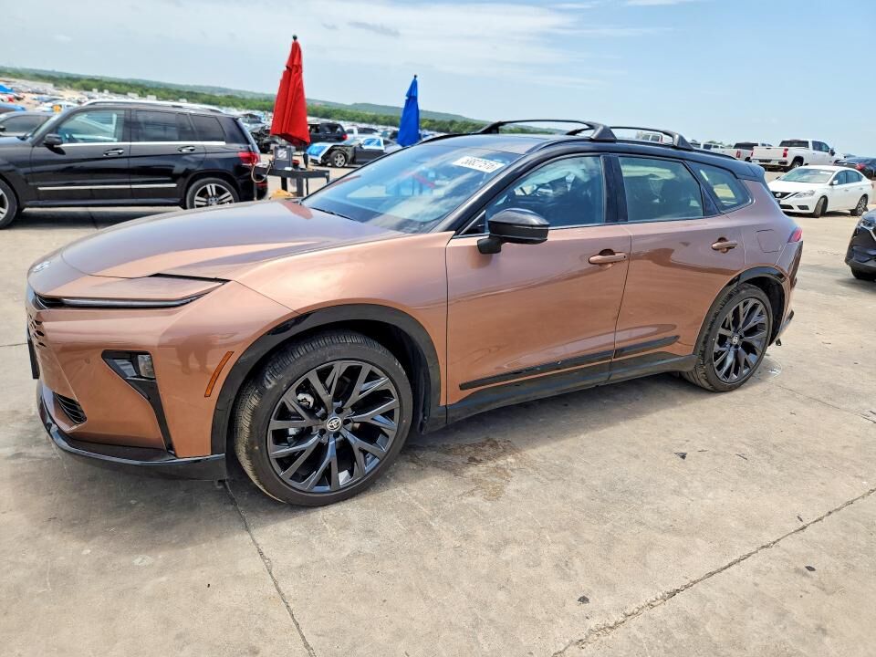 2026 TOYOTA Crown Signia
