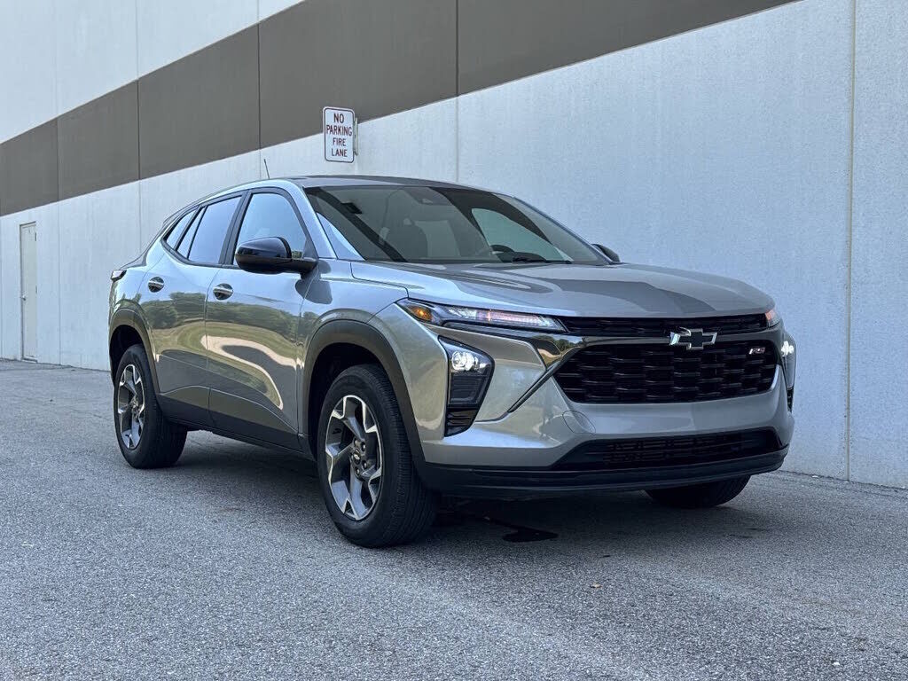2024 CHEVROLET Trax