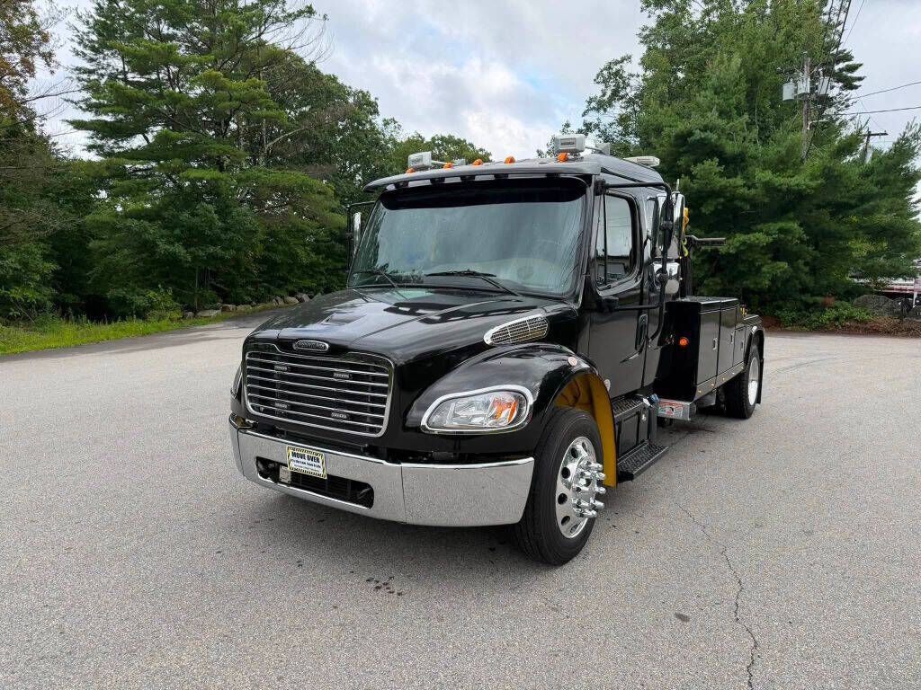 2024 FREIGHTLINER M2