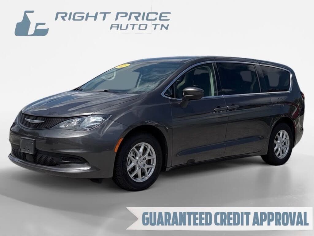 2023 CHRYSLER Voyager