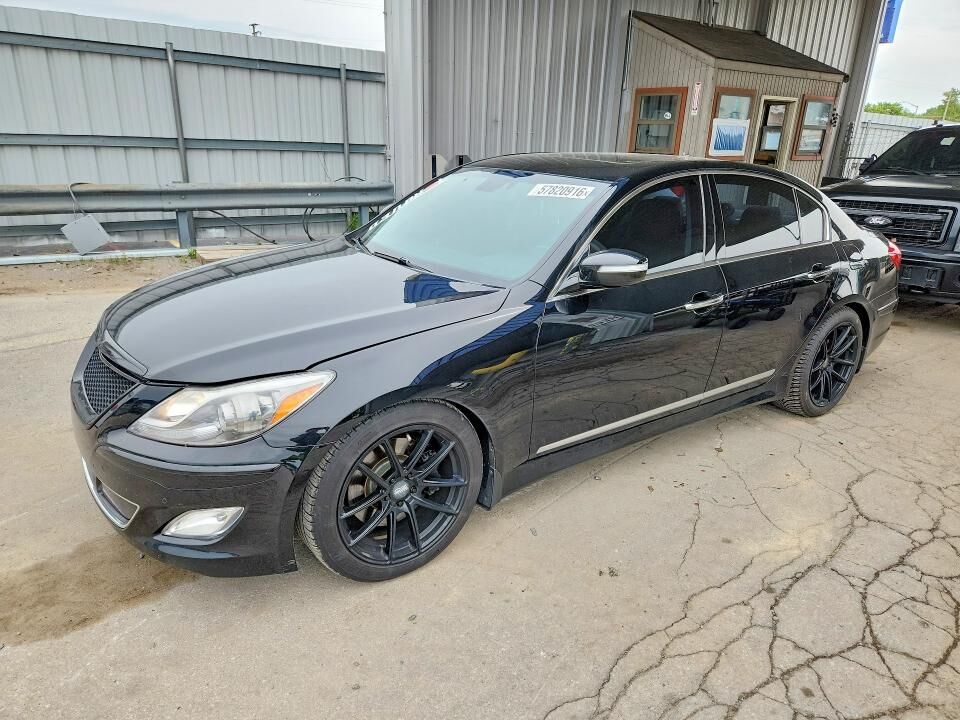 2013 HYUNDAI Genesis