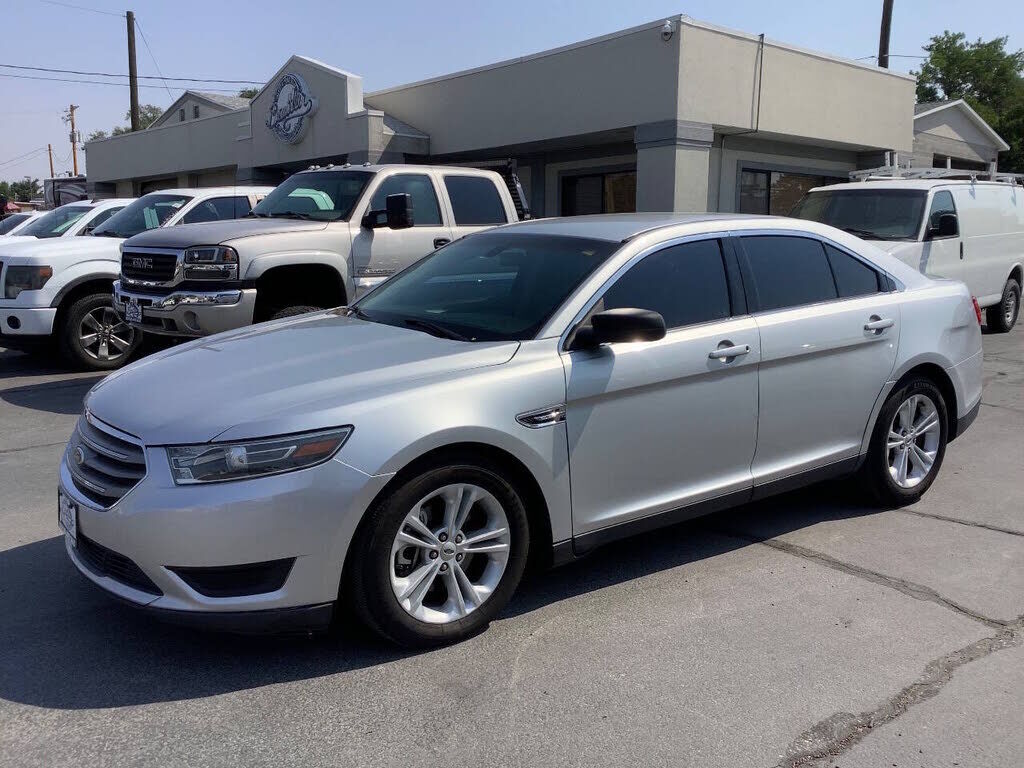 2016 FORD Taurus