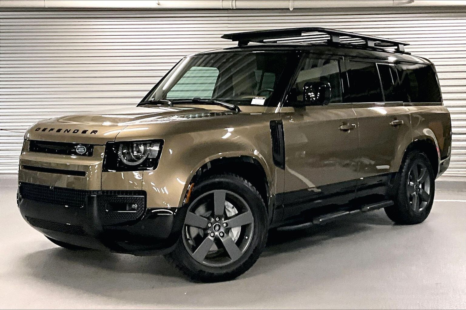 2025 LAND ROVER Defender