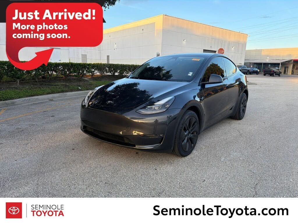 2024 TESLA Model Y