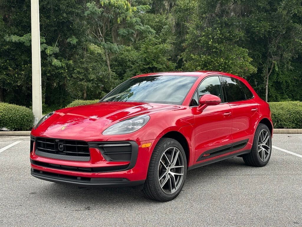 2026 PORSCHE Macan