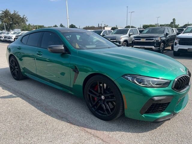 2023 BMW M8