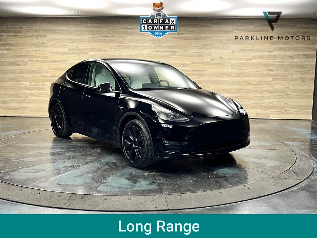 2024 TESLA Model Y