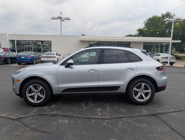 2018 PORSCHE Macan