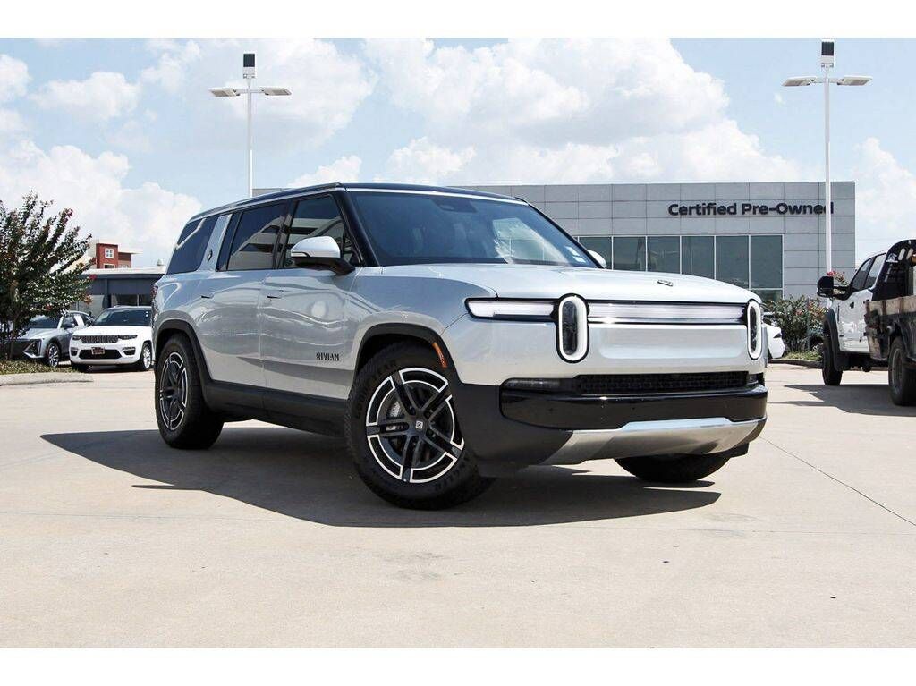 2026 RIVIAN R1S