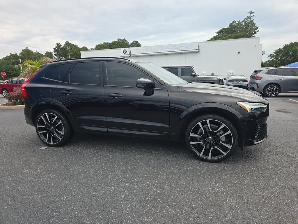 2023 VOLVO XC60