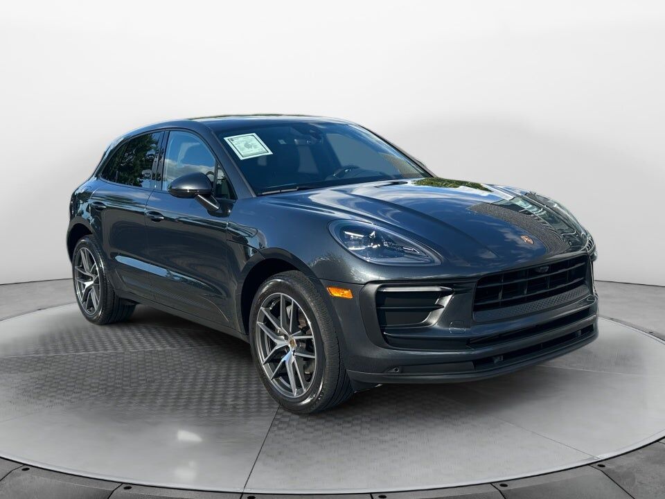 2022 PORSCHE Macan