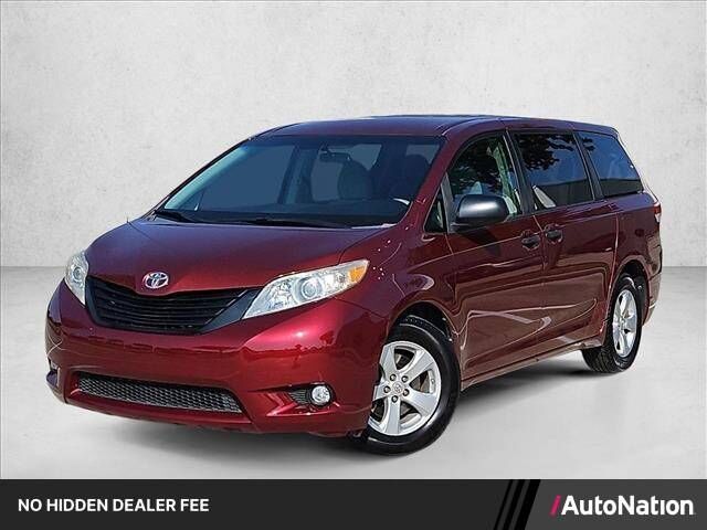 2011 TOYOTA Sienna