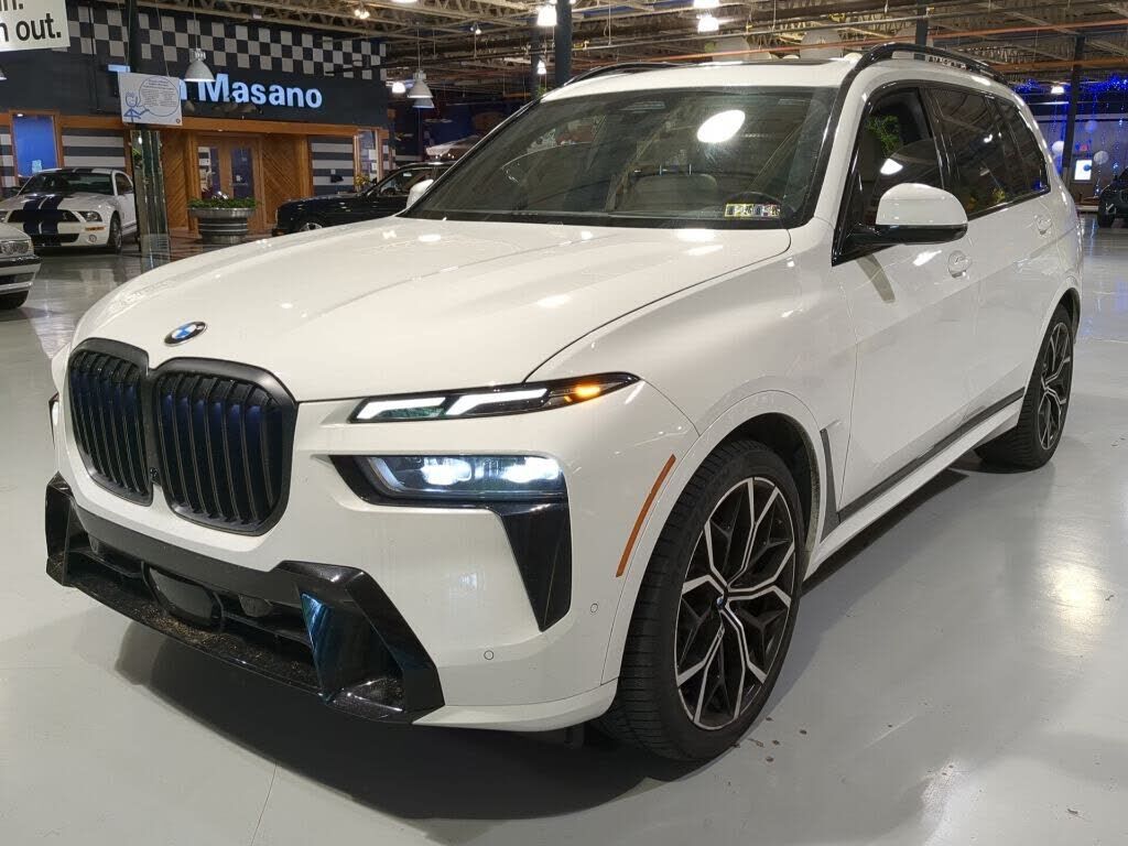 2023 BMW X7