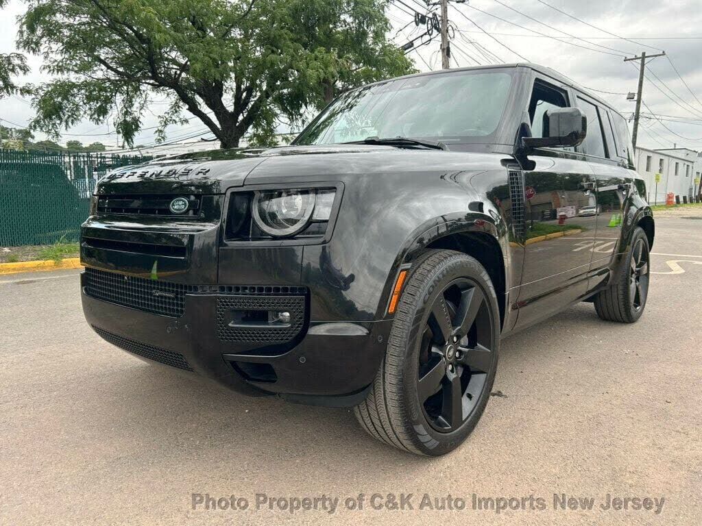2023 LAND ROVER Defender