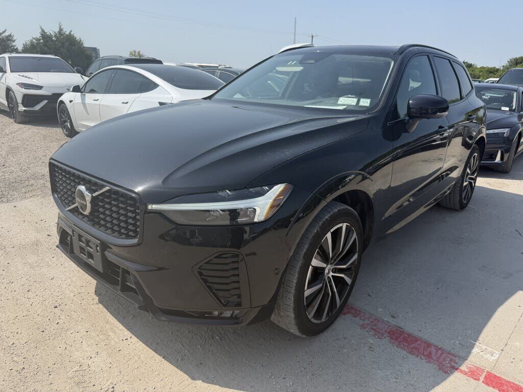 2025 VOLVO XC60