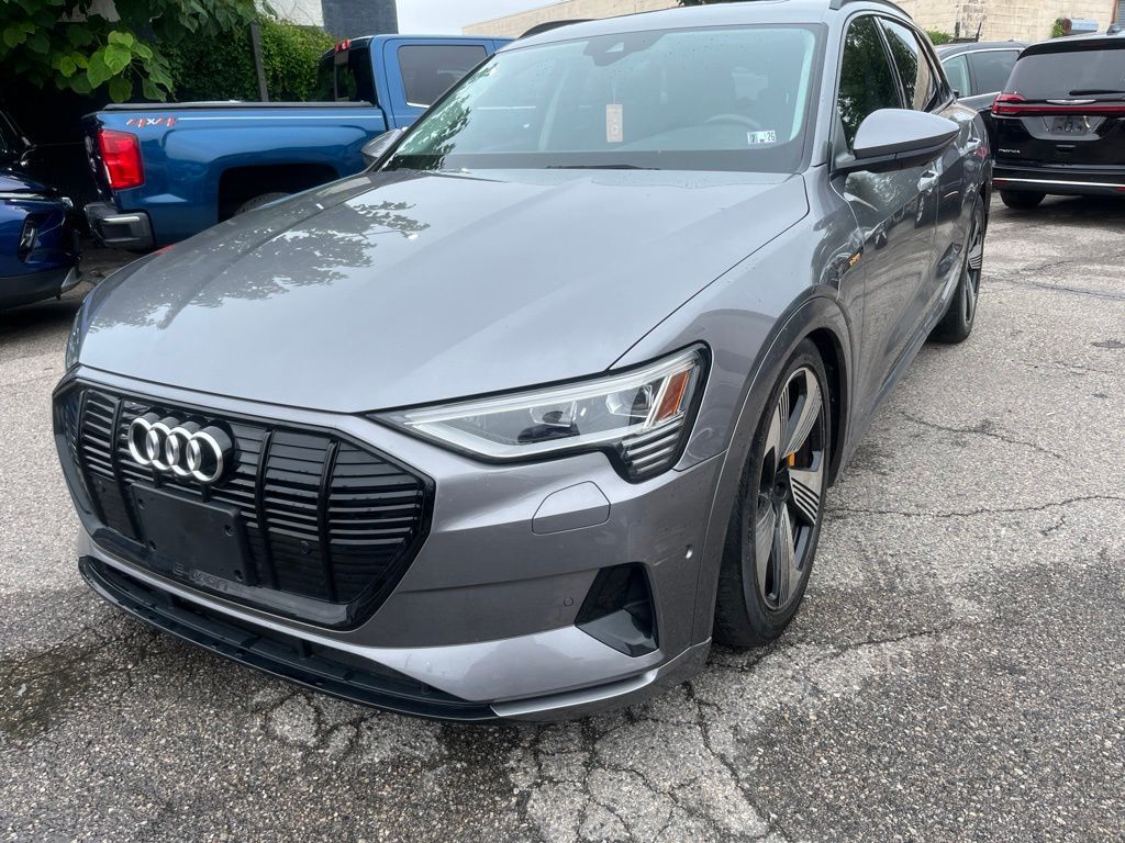 2022 AUDI e-tron